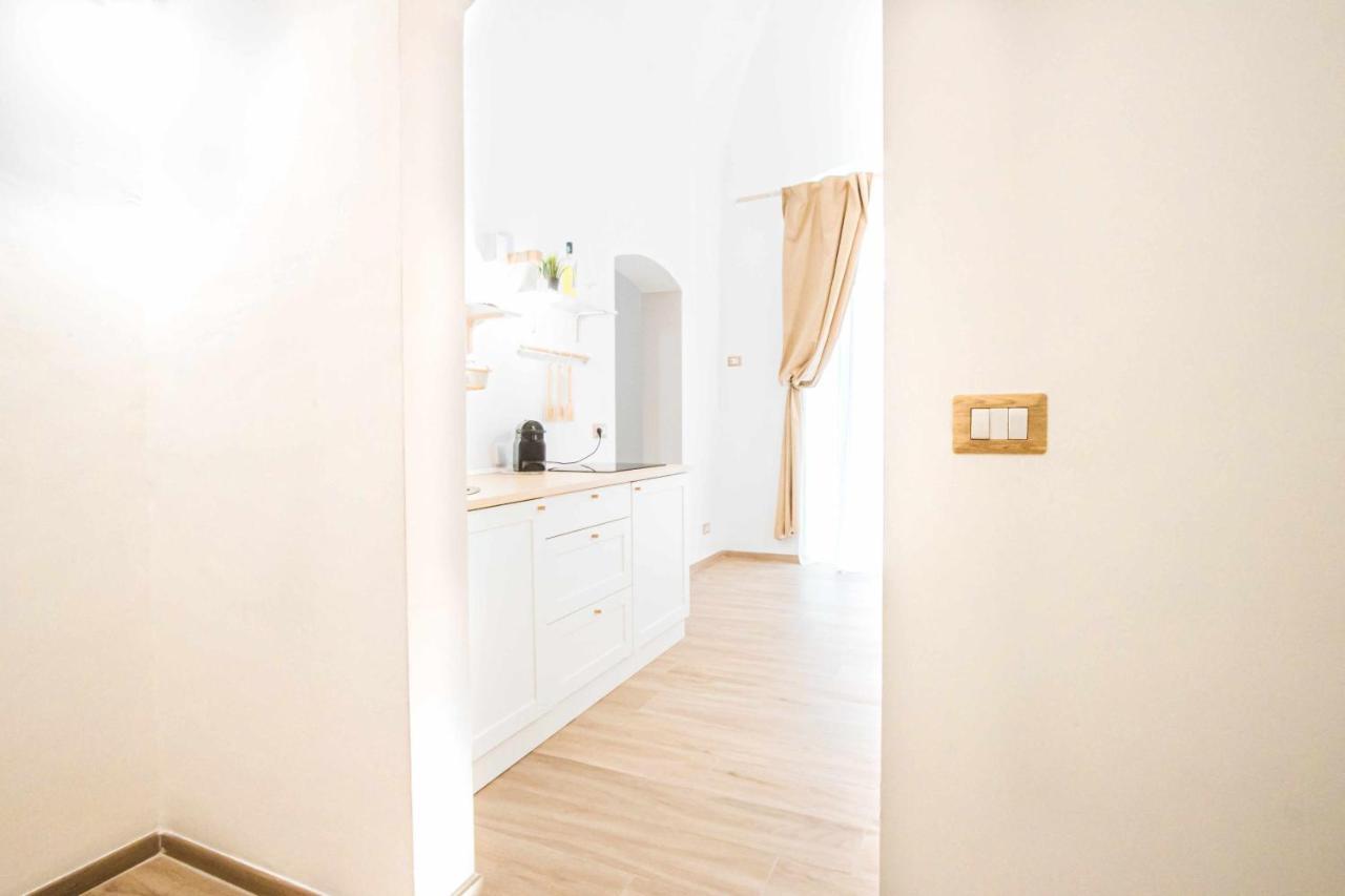 Cas358 Luxury Suite Bari Bagian luar foto