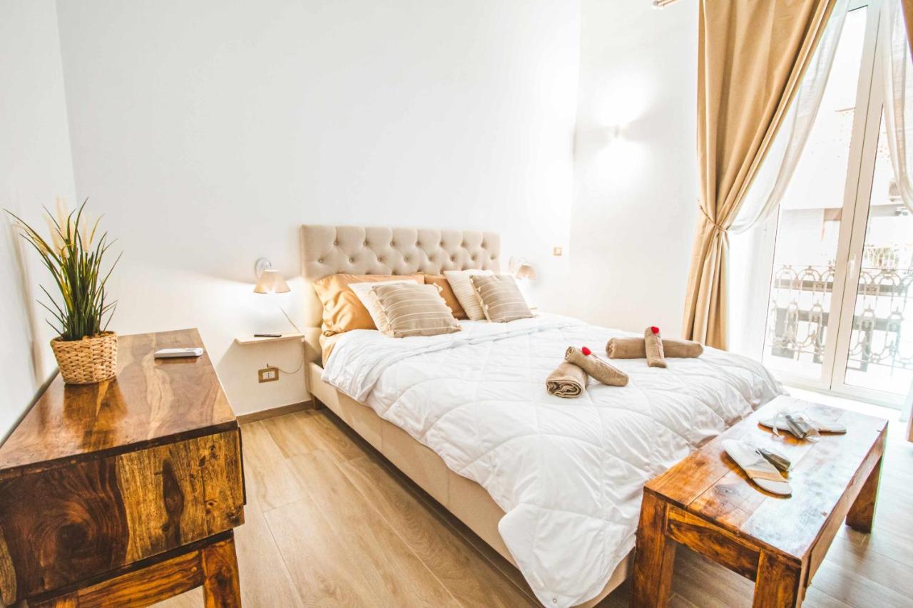 Cas358 Luxury Suite Bari Bagian luar foto